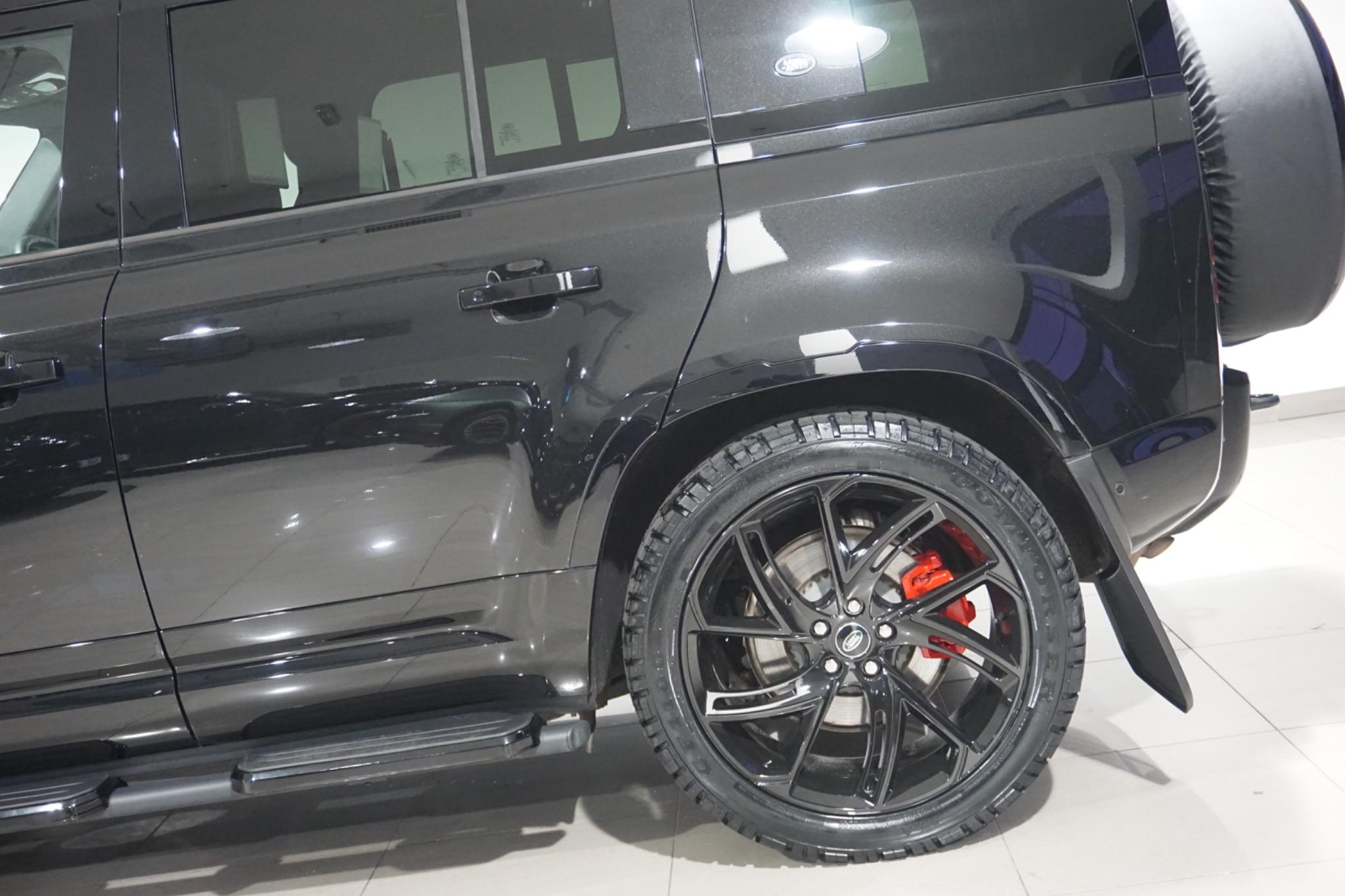 Land Rover Defender 110 3.0 D300 MHEV X-Dynamic SE Auto 4WD Euro 6 (s/s) 5dr